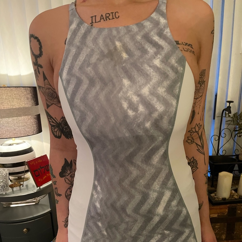 LULU LEMON TOP